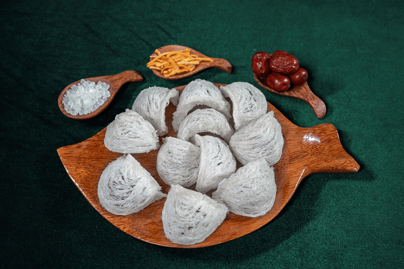 Tổ yến định hình đảo Hùng Diễm KG